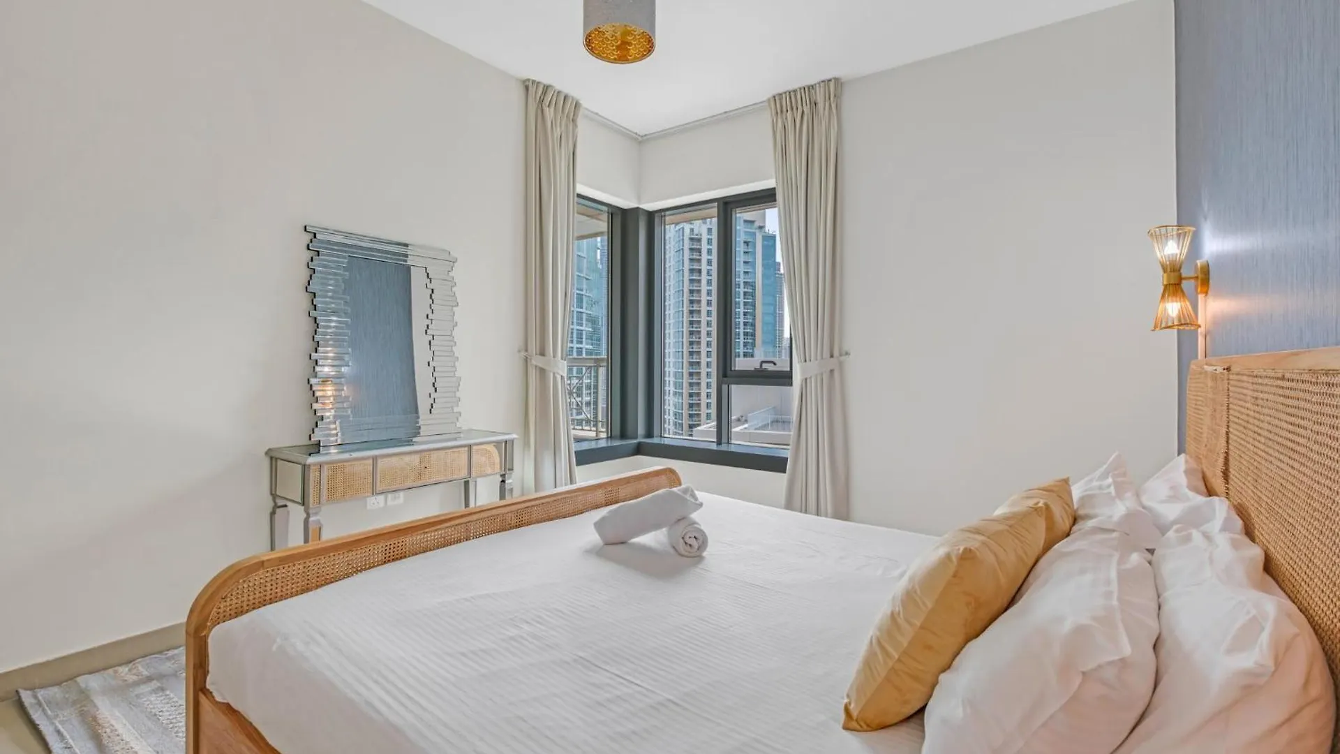 Bellavista - 1 Bedroom Apartment - 29 Boulevard Dubai