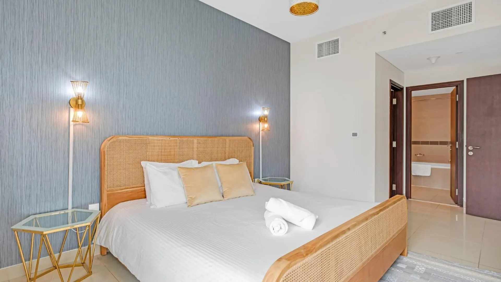 Bellavista - 1 Bedroom Apartment - 29 Boulevard Dubai 0*,